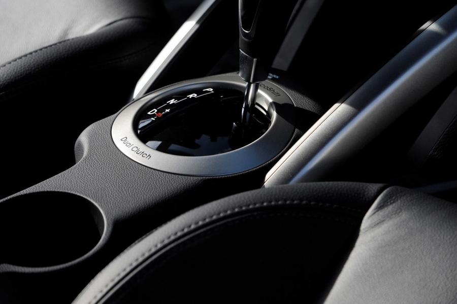  Hyundai Veloster Re-Flex 2014 года  (фото 17 из 22)